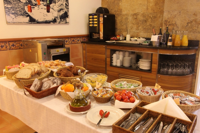 Imagen del bar/restaurante del Hotel RIPOLL, SANT HILARI SACALM. Foto 3
