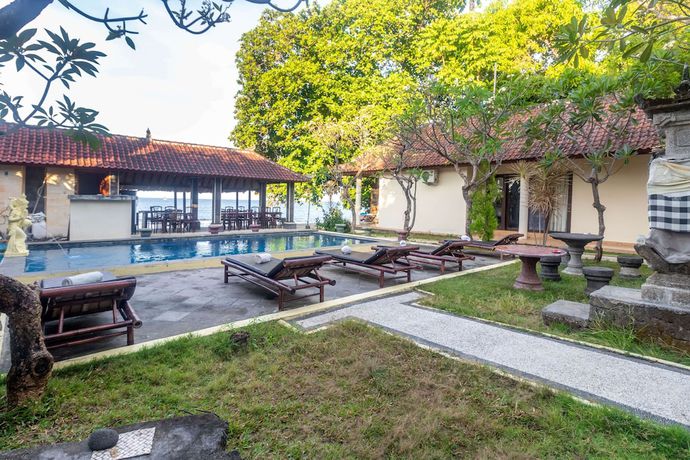 Imagen de la piscina del Hotel RISING STAR DIVE RESORT, Amed. Foto 19