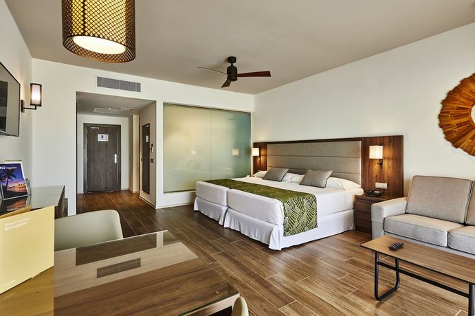 Imagen de la habitación del Hotel RIU Palace Maldivas. Foto 11