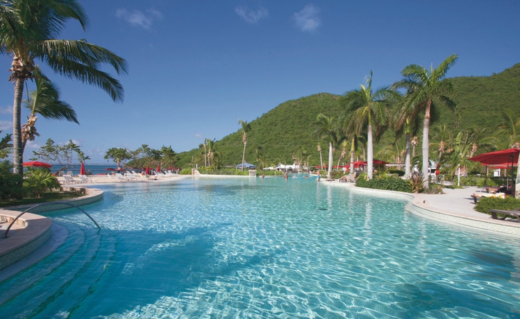 Imagen de la piscina del Hotel RIU Palace St. Martin. Foto 11