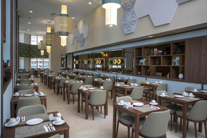 Imagen general del Hotel RIU Plaza España. Foto 11