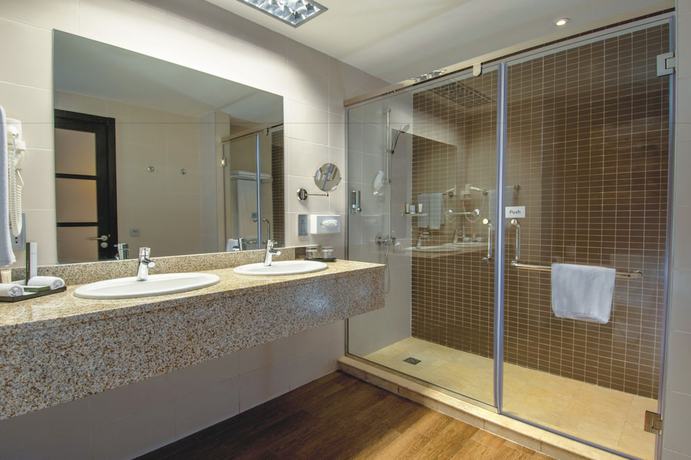 Imagen de la habitación del Hotel RIU SRI LANKA. Foto 8