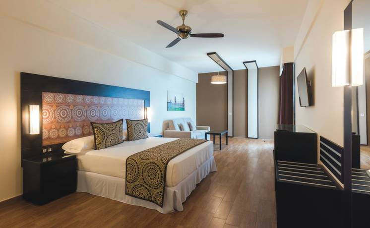 Imagen de la habitación del Hotel RIU SRI LANKA. Foto 15