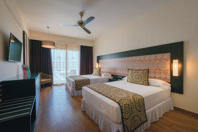 Imagen de la habitación del Hotel RIU SRI LANKA. Foto 16