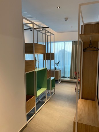 Imagen de la habitación del Hotel RIVA Mamaia Aparthotel. Foto 4