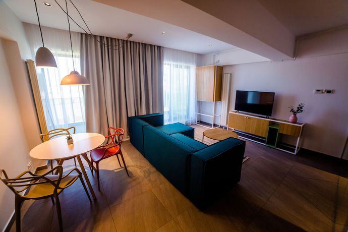 Imagen de la habitación del Hotel RIVA Mamaia Aparthotel. Foto 7
