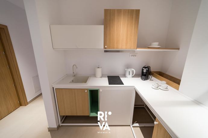 Imagen de la habitación del Hotel RIVA Mamaia Aparthotel. Foto 11