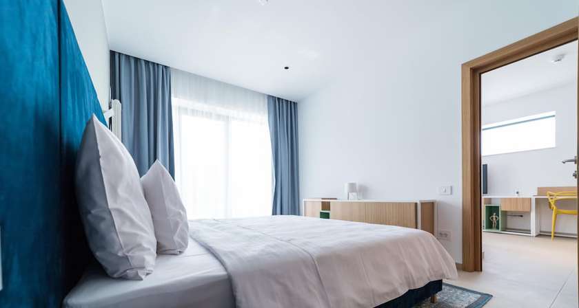 Imagen de la habitación del Hotel RIVA Mamaia Aparthotel. Foto 12