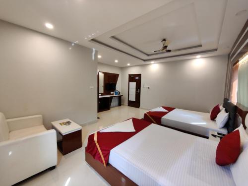 Imagen de la habitación del Hotel RIVA New Digha. Foto 18