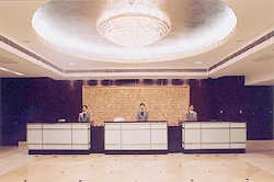 Imagen de los interiores del Hotel RIVERFRONT BUSINESS. Foto 7