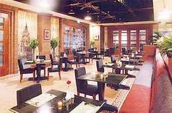 Imagen del bar/restaurante del Hotel RIVERFRONT BUSINESS. Foto 4