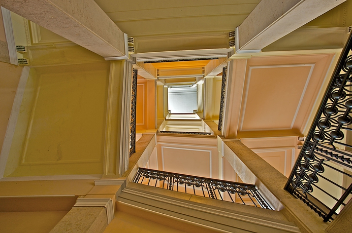 Imagen de los interiores del Hotel RIVIERA, Pula. Foto 8