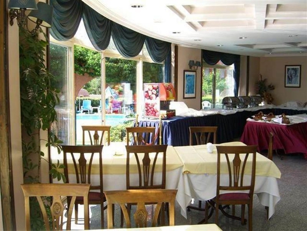 Imagen general del Hotel RIVIERA SUIT. Foto 4
