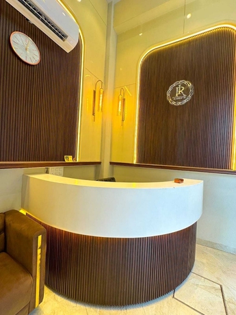 Imagen de los interiores del Hotel RK Heights. Foto 16