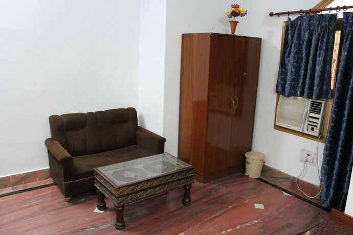 Imagen de la habitación del Hotel R.K International. Foto 11