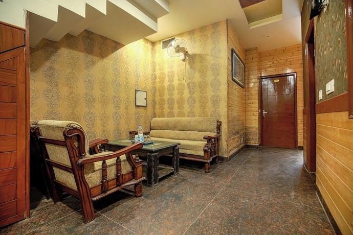 Imagen de los interiores del Hotel RK Residency Opposite ISBT Sector 43 Chandigarh. Foto 15