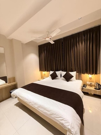 Imagen de la habitación del Hotel RK Residency, Ujjain. Foto 2
