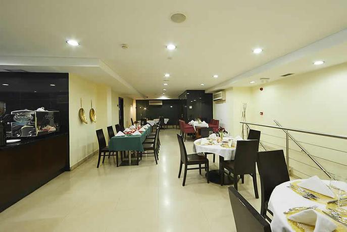 Imagen del bar/restaurante del Hotel RK Suite. Foto 4