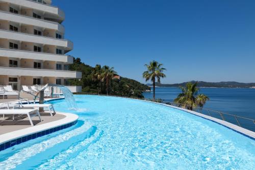 Imagen de la piscina del Hotel RMH Lopud Lafodia Resort & Wellness. Foto 7