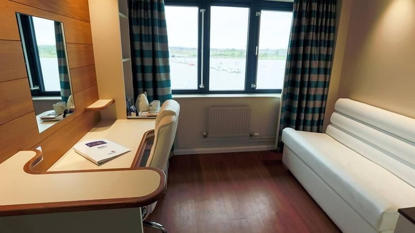 Imagen de la habitación del Hotel RNLI College. Foto 11