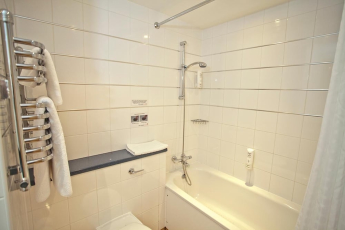 Imagen de la habitación del Hotel RNLI College. Foto 12