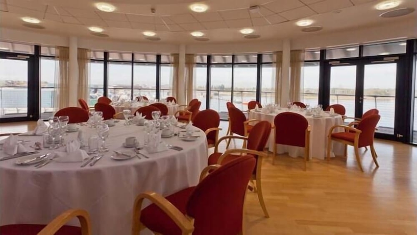 Imagen de los interiores del Hotel RNLI College. Foto 19