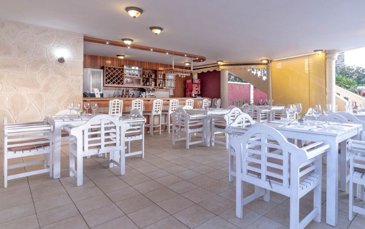 Imagen del bar/restaurante del Hotel ROC Presidente. Foto 3