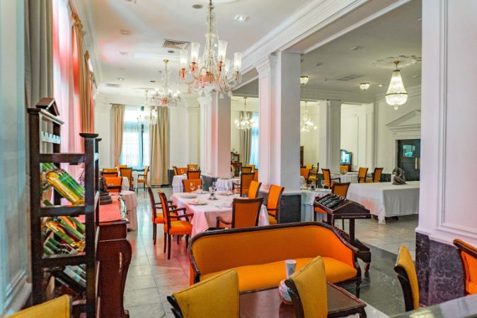 Imagen del bar/restaurante del Hotel ROC Presidente. Foto 4