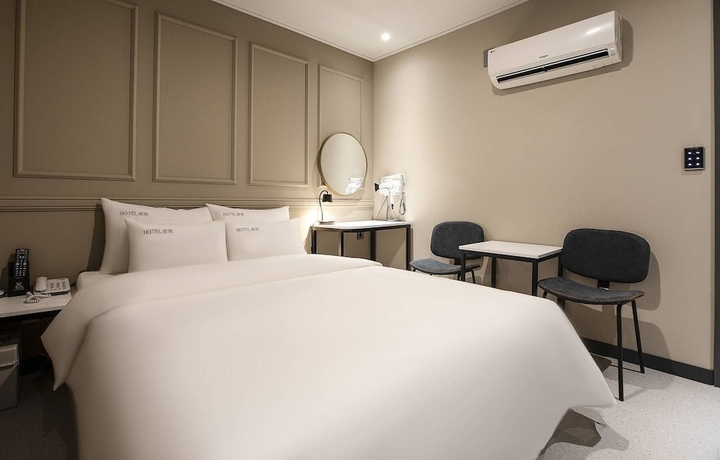 Imagen de la habitación del Hotel RODEM. Foto 10