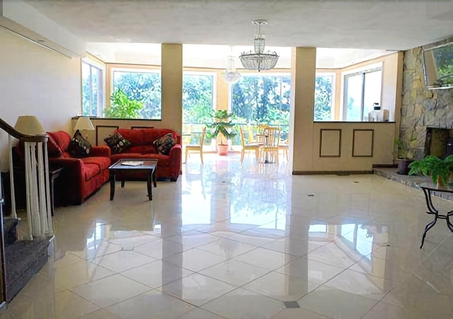 Imagen de los interiores del Hotel RODEWAY INN SKYTOP. Foto 13