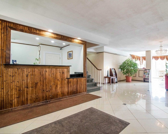 Imagen de los interiores del Hotel RODEWAY INN SKYTOP. Foto 18