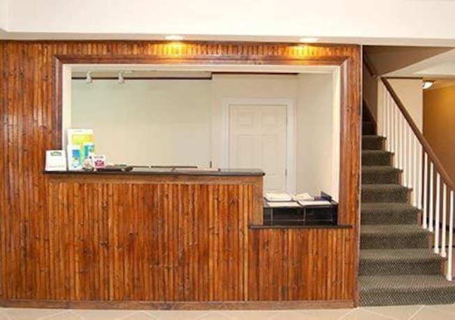 Imagen de los interiores del Hotel RODEWAY INN SKYTOP. Foto 19