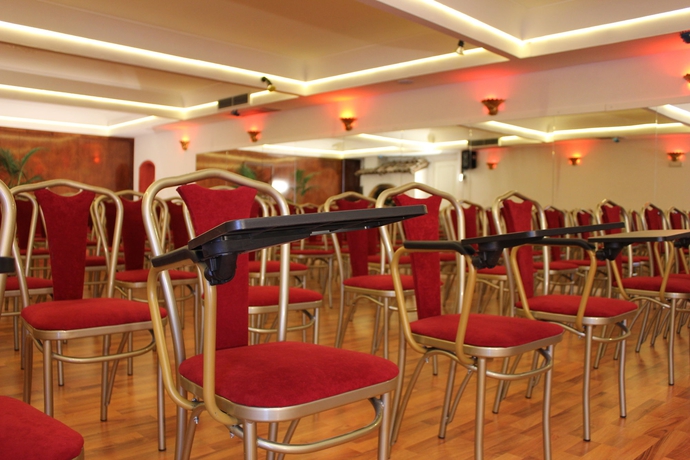 Imagen de los interiores del Hotel ROMULUS. Foto 5