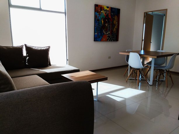 Imagen de la habitación del Hotel ROOM and Suites. Foto 11