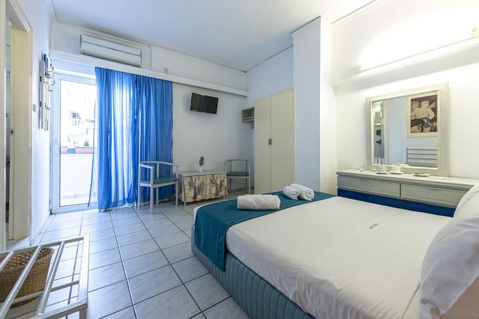 Imagen de la habitación del Hotel ROY. Foto 18