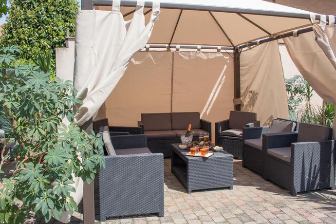 Imagen de los exteriores del Hotel ROY, Silea. Foto 11