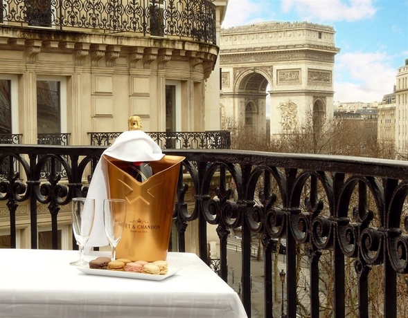 Imagen de la habitación del Hotel ROYAL, Arco del Triunfo-El&iacute;seo. Foto 7