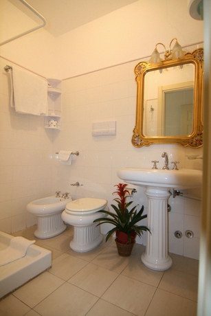 Imagen de la habitación del Hotel ROYAL BOSA. Foto 7