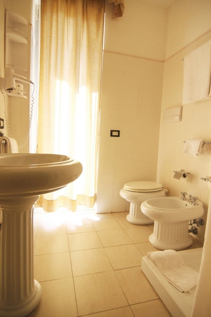 Imagen de la habitación del Hotel ROYAL BOSA. Foto 8