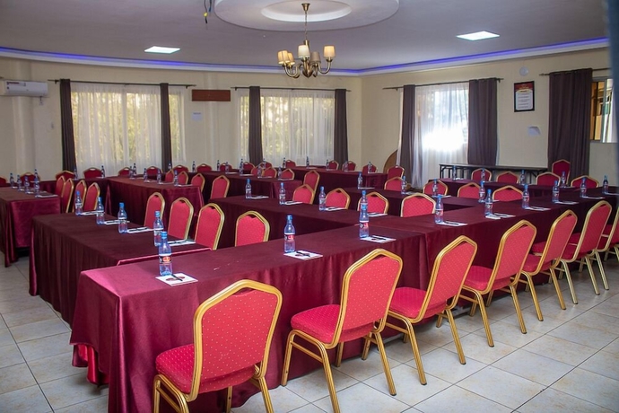 Imagen de los interiores del Hotel ROYAL CITY HOTEL-GARDEN. Foto 16