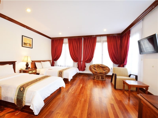 Imagen general del Hotel ROYAL CROWN HOTEL. Foto 5