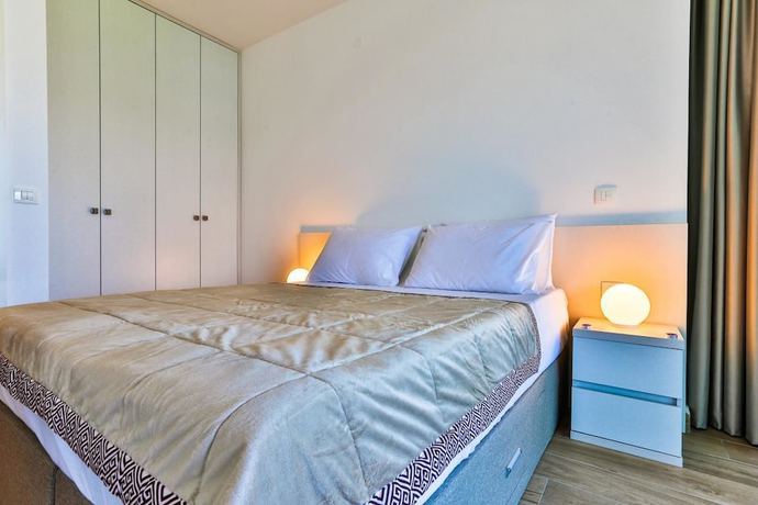 Imagen de la habitación del Hotel ROYAL GARDENS Apartments. Foto 7