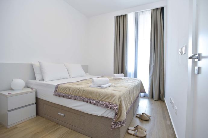 Imagen de la habitación del Hotel ROYAL GARDENS Apartments. Foto 9