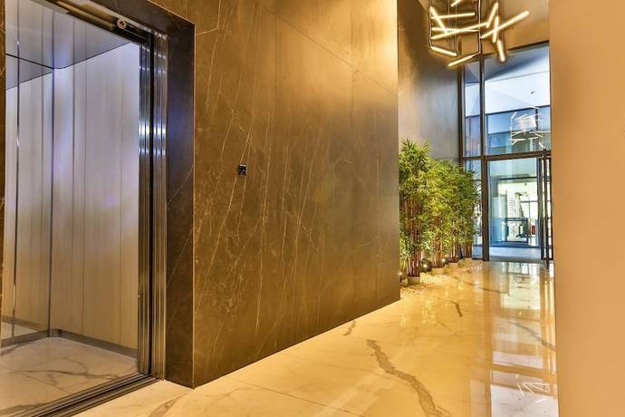 Imagen de los interiores del Hotel ROYAL GARDENS Apartments. Foto 18