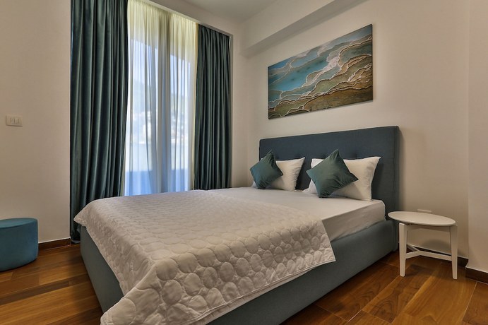 Imagen de la habitación del Hotel ROYAL GARDENS Apartments. Foto 13