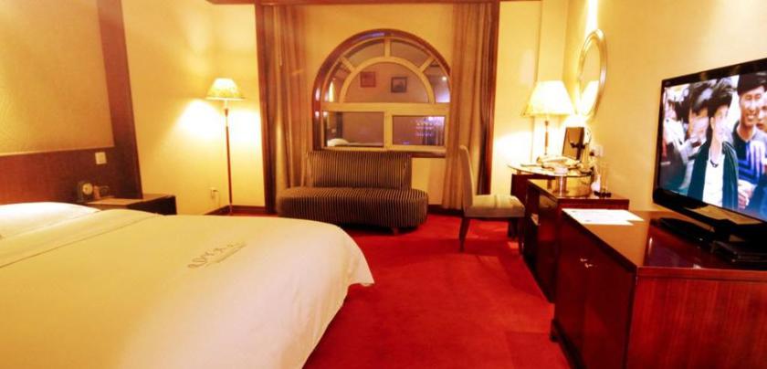 Imagen de la habitación del Hotel ROYAL INTERNATIONAL HOTEL. Foto 4