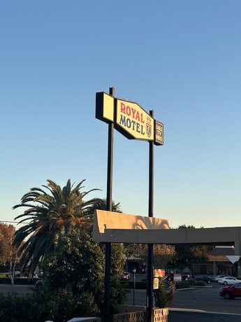 Imagen general del Hotel ROYAL MOTEL TRACY LLC. Foto 1