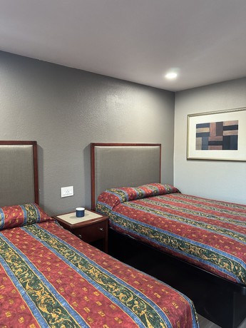 Imagen de la habitación del Hotel ROYAL MOTEL TRACY LLC. Foto 12