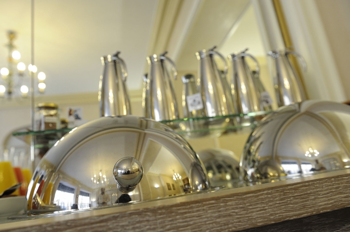 Imagen del bar/restaurante del Hotel ROYAL, París. Foto 5