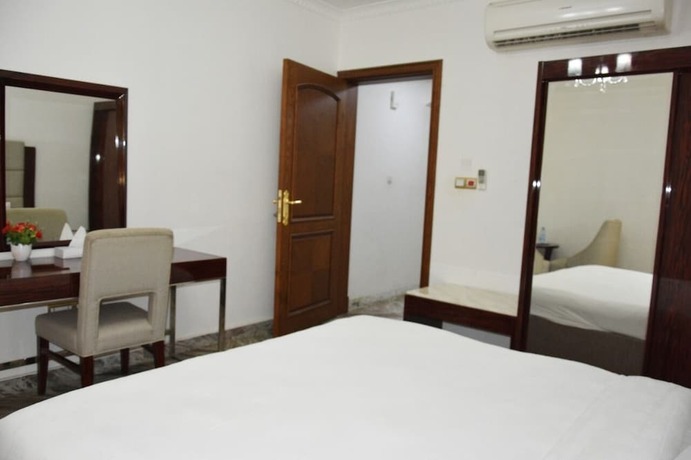 Imagen de la habitación del Hotel ROYAL SUITE HOTEL APARTMENTS. Foto 5